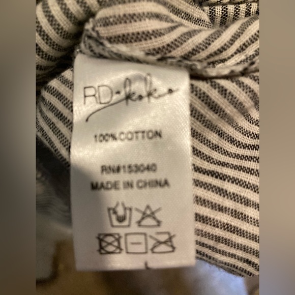 Unique RD Koko Puffy Sleeved Embroidered Top - Size S - Picture 6 of 9